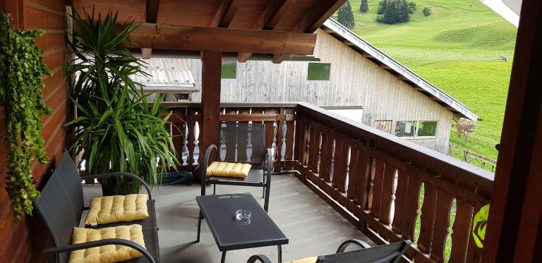 Bauernhof Sot Curtegns - B&B Savognin