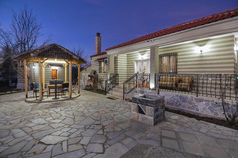 Vila 1 - Ferienwohnung Korça