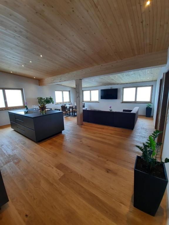 Alpha Apartment - Ferienwohnung Schröcken
