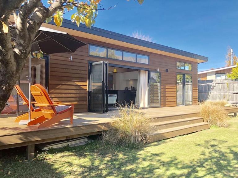 Modern Kowhai Cottage - B&B Wanaka
