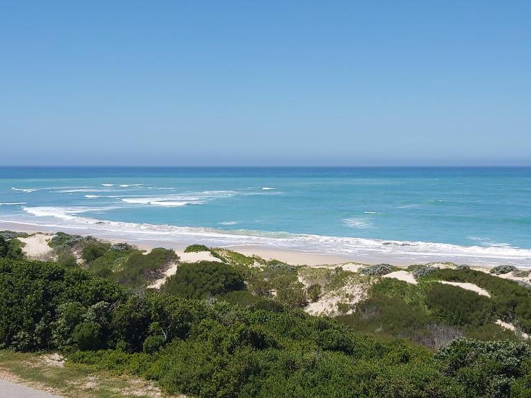 The Sparrow's Nest Beach-Front Self-catering - B&B Jeffreys Bay