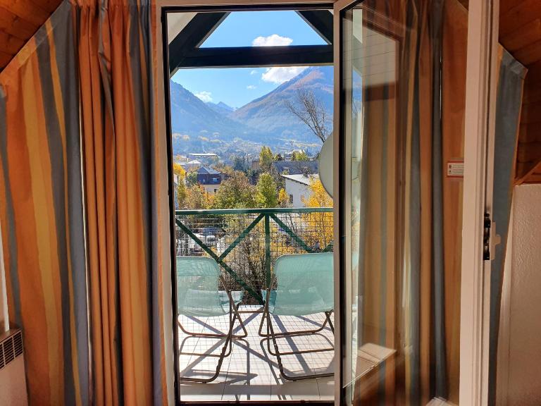 Au Pré du Moulin - CENTRE VILLE AVEC BALCON - B&B Briançon