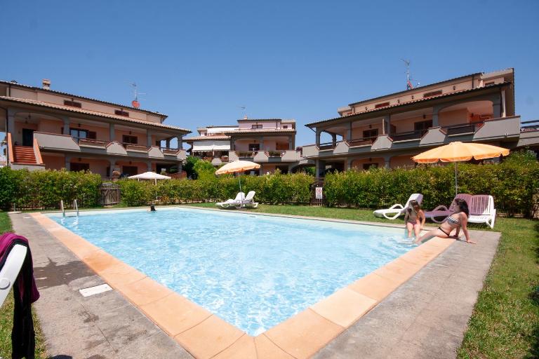 Follonica Apartments - Pool & Relax - Ferienwohnung Follonica