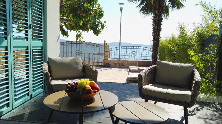 Beach House Ana - B&B Sukošan