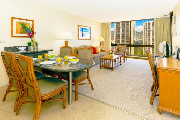 Mountain Views & Steps to Beach - Free Parking! - Ferienwohnung Honolulu
