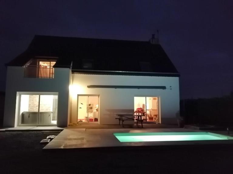 Villa bord de mer avec piscine et jacuzzi - B&B Pénestin