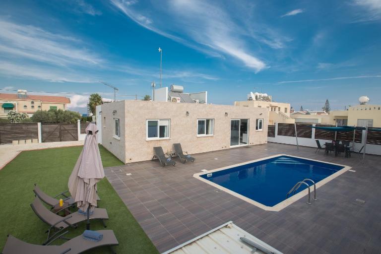 Broadway Villas - Bed and Breakfast Protaras