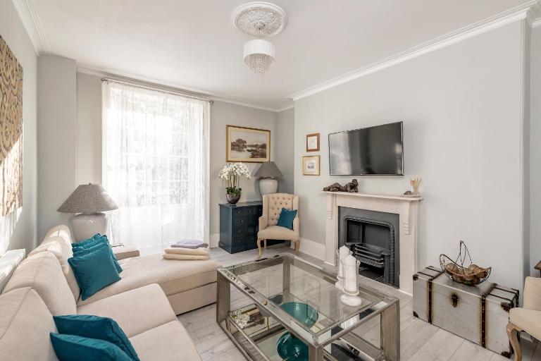 Gorgeous Garden Apartment - B&B Bath