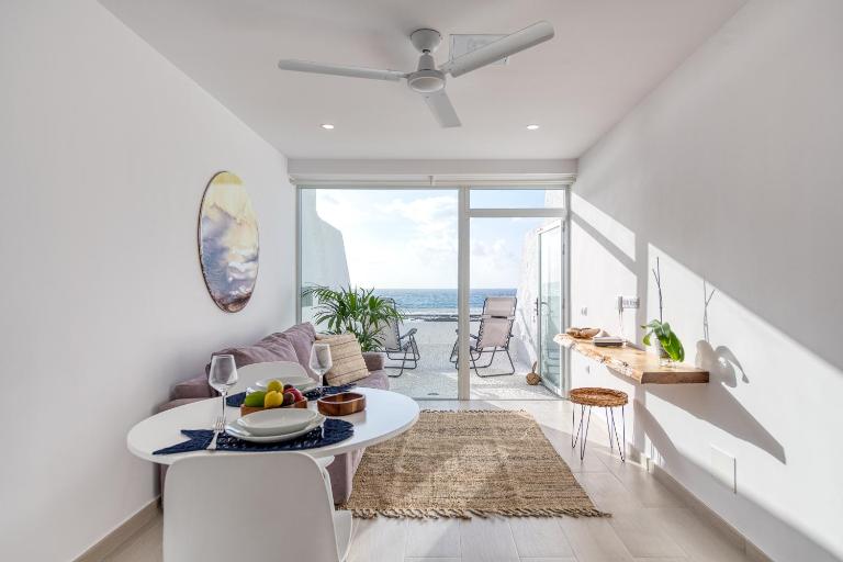 Beachfront Apt with Open Terrace in Las Canteras - Bed and Breakfast Las Palmas de Gran Canaria