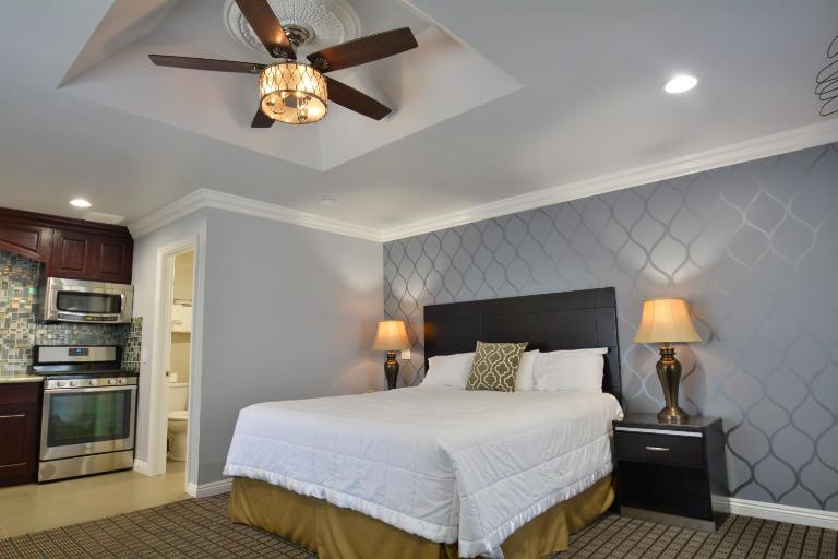 Crystal Lodge Motel - Bed and Breakfast Ventura