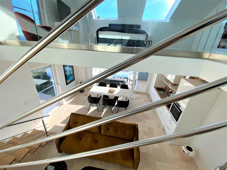 Villa M - Your business & holiday apartment in Sibenik - Chambres d'hôtes Sibenik