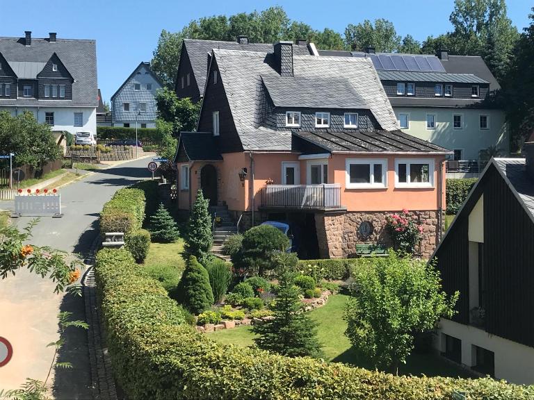 Landhaus Büttner Altenberg, zentral, familienfreundlich, Skihang & Erlebnisberg fußläufig - Ferienwohnung Altenberg
