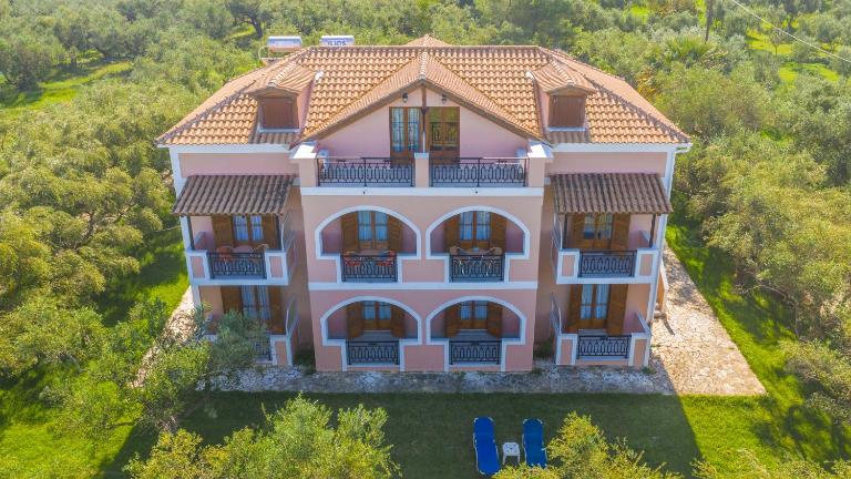 Kavos Psarou Studios & Apartments - B&B Alykes