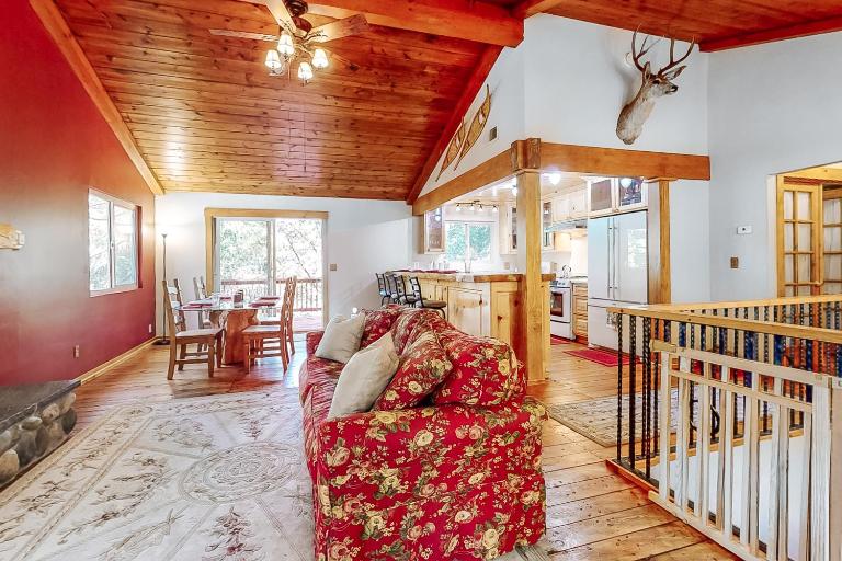 Sky High Cabin - B&B Crestline
