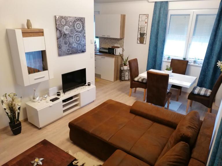 Relax Prémium Wellness Apartman - B&B Siófok