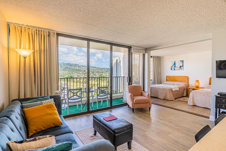 Pool & Jacuzzis, Free Parking, WiFi, AC, Comfy Beds, BBQ, and Great View - Ferienwohnung Honolulu