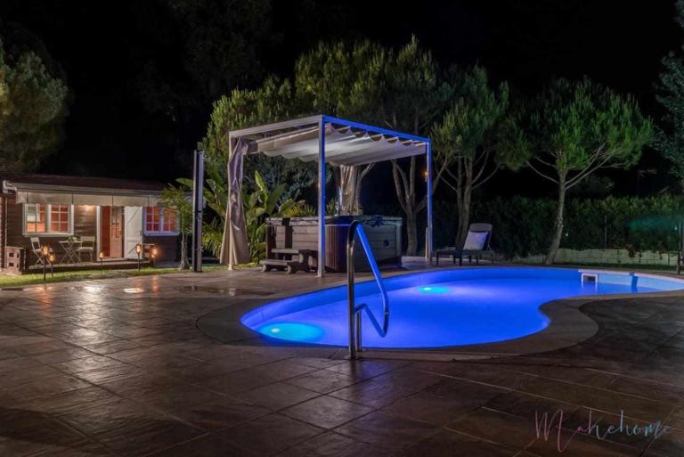 Bungalow espectacular garaje, piscina y jacuzzi - Chambres d'hôtes Aljaraque