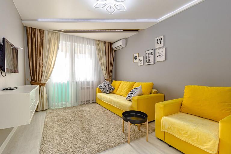 "7 Я-41" Apartments - Ferienwohnung Astana
