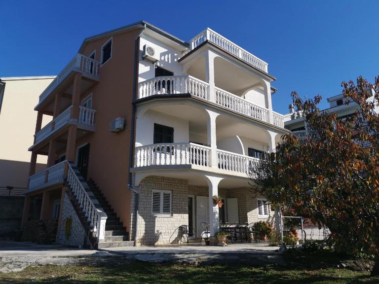 GROZDANA Apartments with terrace and sea view - Chambres d'hôtes Crikvenica