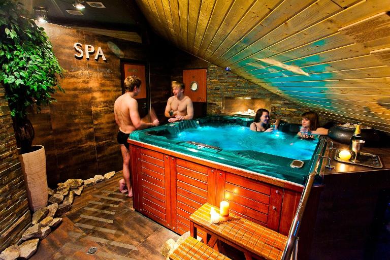 Apartament Pool SPA z jacuzzi - B&B Strzyżów
