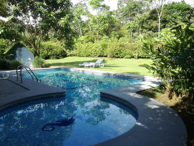 Casona Rústica & Bungalow - B&B La Fortuna