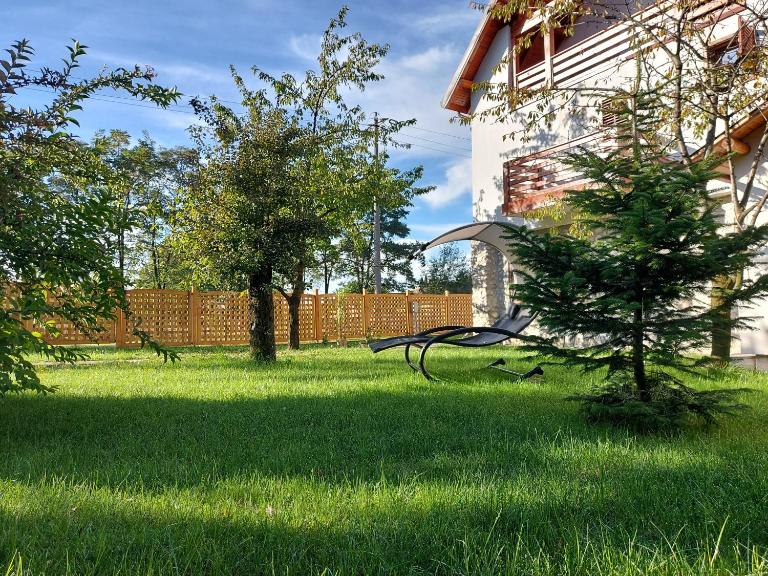 Modern mountain village chalet in Carpathians - Ferienwohnung Lereşti