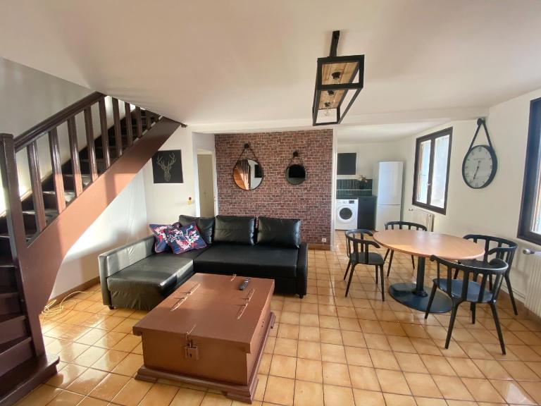 014 CHIC & COSY GRAND APPART DUPLEX 76m2 WIFI SMART TV NETFLIX ET VUE PANORAMIQUE - Chambres d'hôtes Saint-Étienne