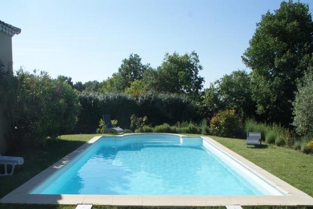 VILLA EN CAMPAGNE POUR 8 PERS AVEC PISCINE PARC CLOTURE - Chambres d'hôtes La Capelle-et-Masmolène