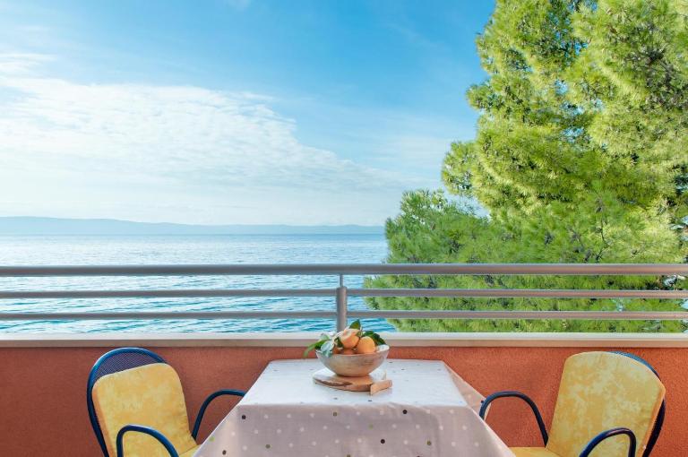 Apartments Promenada - Beachfront - B&B Tučepi