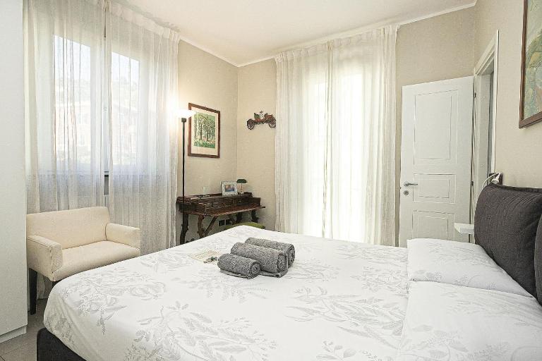 Camera sopra il parco a 2 passi dal mare - Chambres d'hôtes Gênes