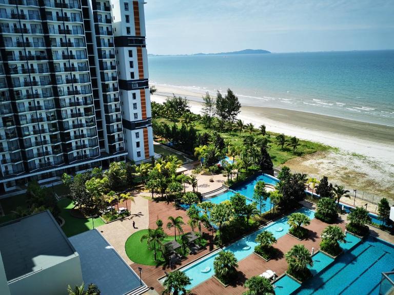 TIMURBAY SEAFRONT RESIDENCE by L'amour Home - Bed and Breakfast Kuantan