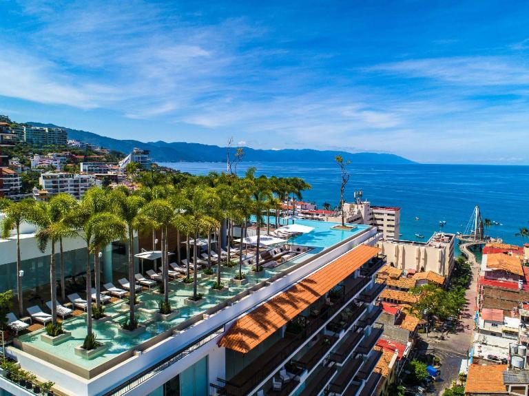 PIER 57 - 709 Stunning View 2 BR Romantic Zone - B&B Puerto Vallarta