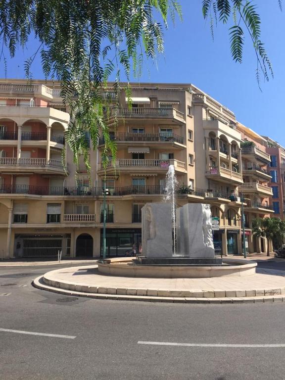 Appartamento in centro a Mentone vicino alla spiaggia Parcheggio privato INCLUSO! - B&B Menton
