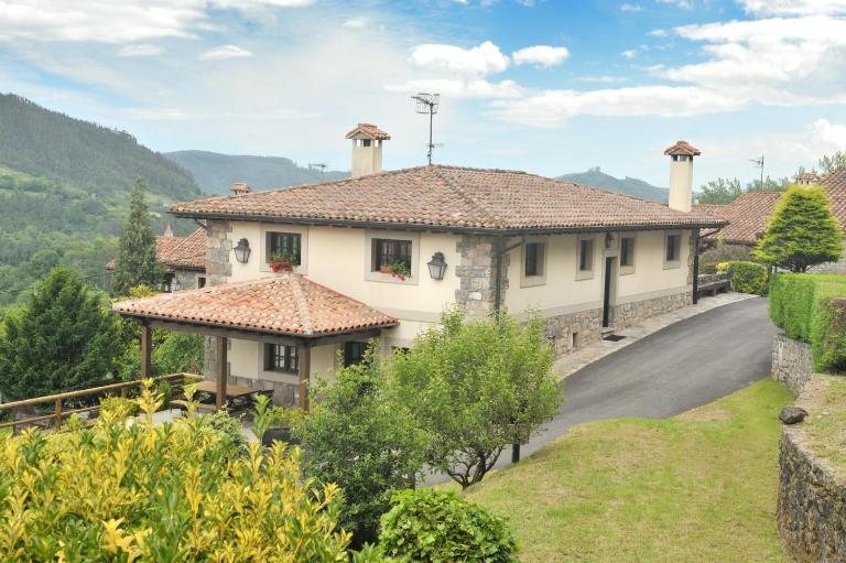 Casas Rurales El Llugarón - B&B Miravalles