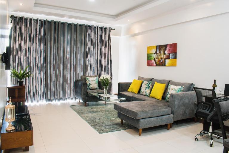 SILVERSTONE APARTMENTS -Modern Living 1 BR NEAR YAYA - GYM&POOL - Ferienwohnung Nairobi