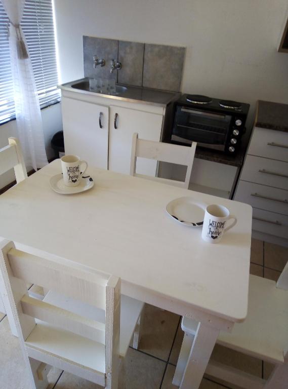 Spacious 1bed + braai 13km to Paternoster beach - B&B Vredenburg