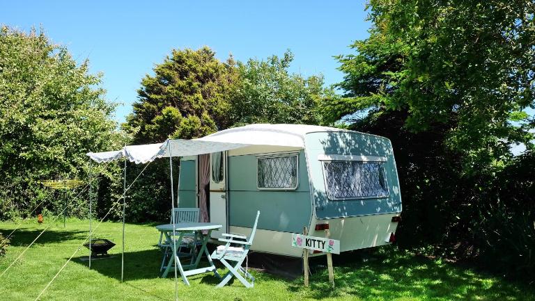 1 Bed Caravan Sleeps 2 - Parking Garden Pets - B&B Lizard