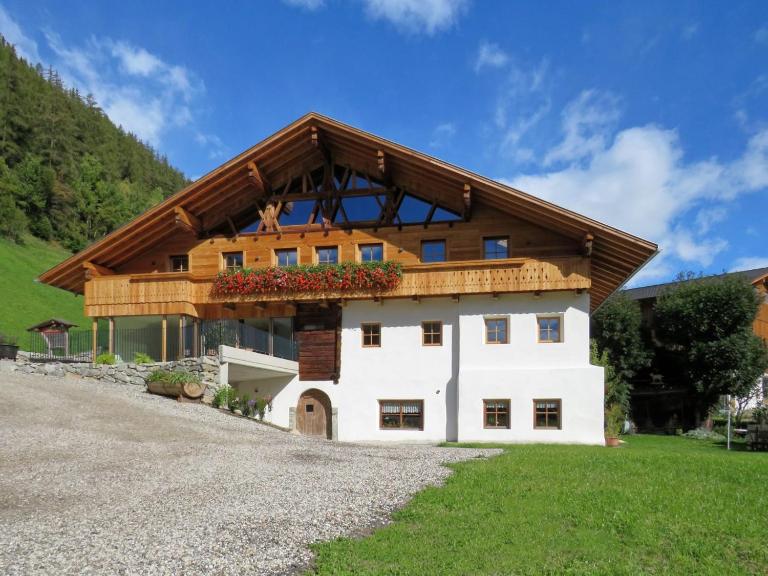 Tischlerhof Alpine Living - Bed and Breakfast San Giacomo