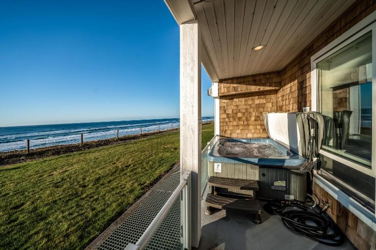 Oceanfront Contemporary - Chambres d'hôtes Lincoln City