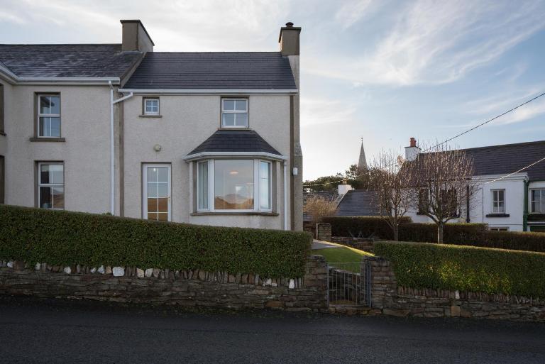 Dunfanaghy - Sea Views- in village - parking - B&B Dunfanaghy