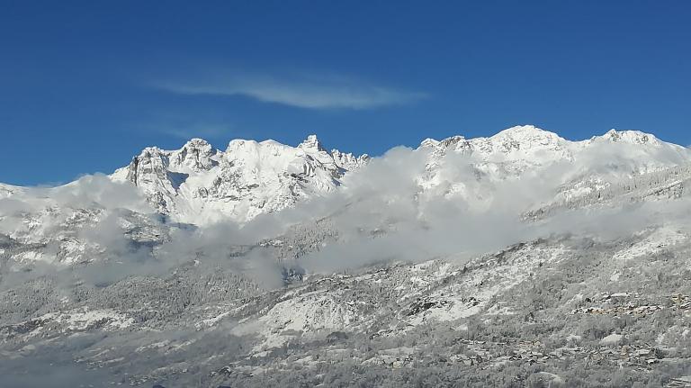 Briançon-Serre Chevalier - Apt 3 pièces - 4 à 6 couchages - Au calme-Jardin mis à dispo - B&B Briançon