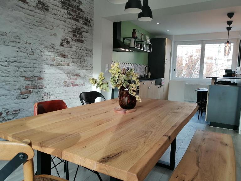 Maison avec garage, terrasse, l'Herboristerie - B&B Béthune