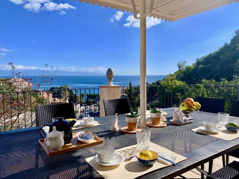 Villa Don Giovanni Taormina Mare - Chambres d'hôtes Taormina
