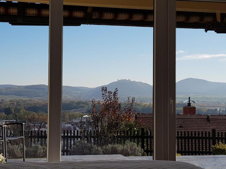 Blick über Krems mit Terrasse - B&B Krems an der Donau