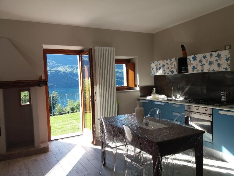 Lago d'Orta Appartamento con vista - Ferienwohnung Pettenasco