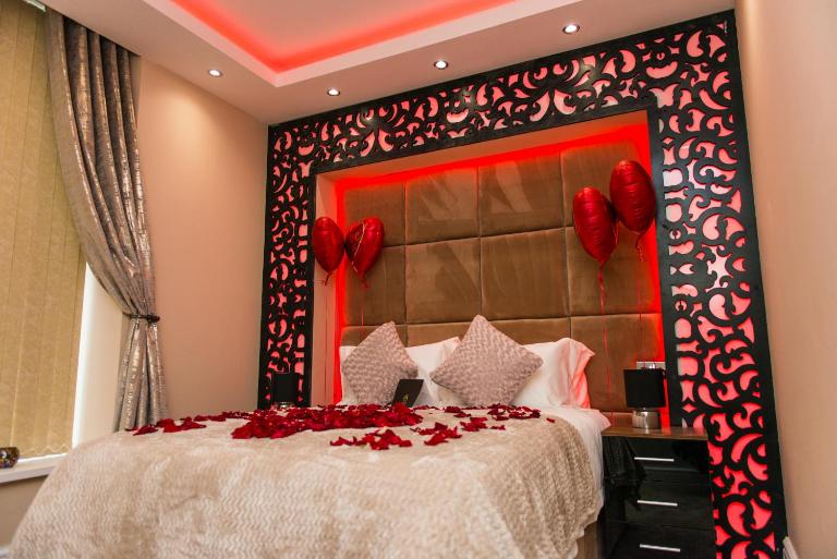 Aphrodite Suites Huddersfield - B&B Huddersfield