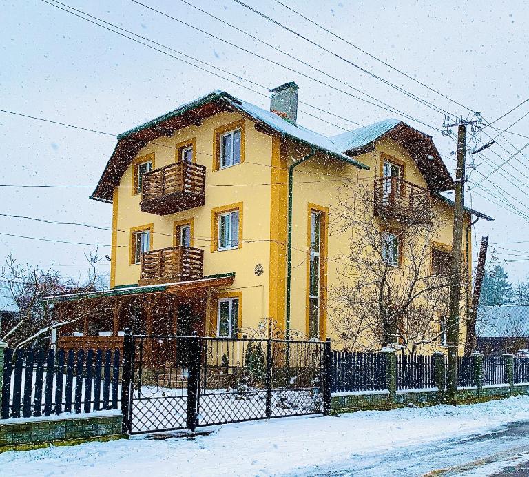 Ніч над Карпатами - B&B Slavs'ke