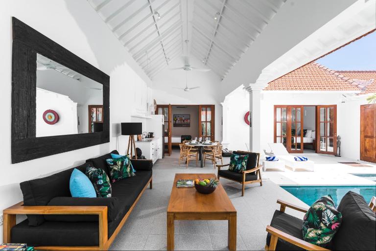 Villa Jolaine - Bed and Breakfast Seminyak