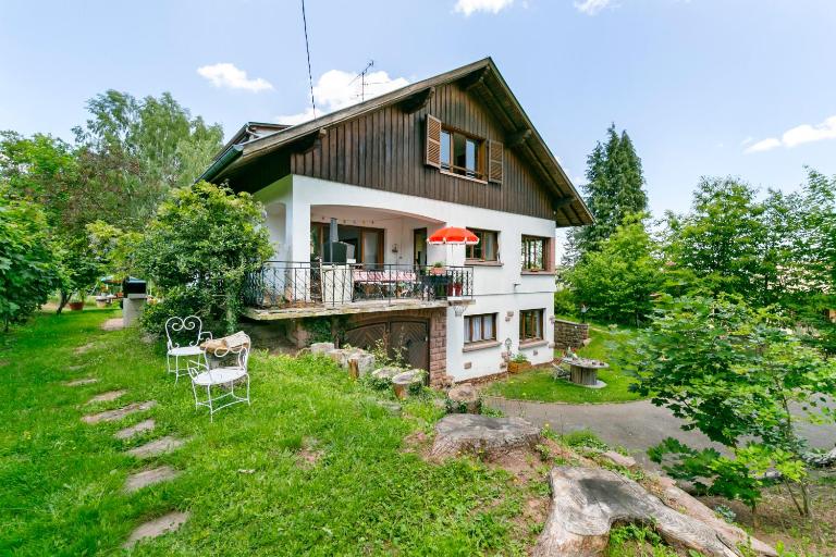 Chalet spacieux à Wangenbourg-Engenthal avec vue panoramique - Bed and Breakfast Wangenbourg