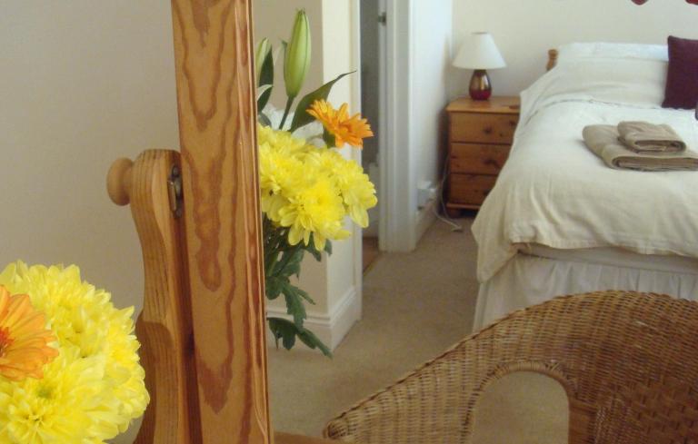 Harlequin Guest House with parking - B&B Weymouth